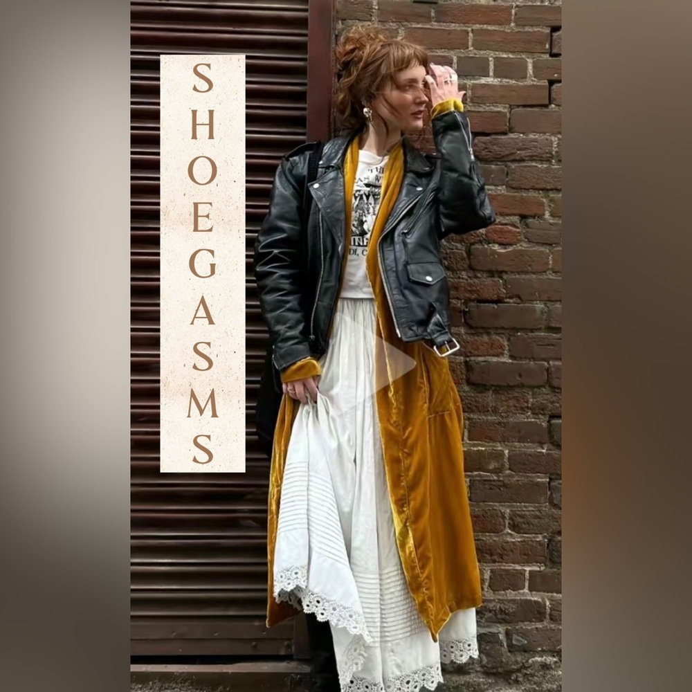 Coachella Bound! Mustard Golden Rob Crushed Velvet Short sleeve Duster Robe - Picture 5 of 5